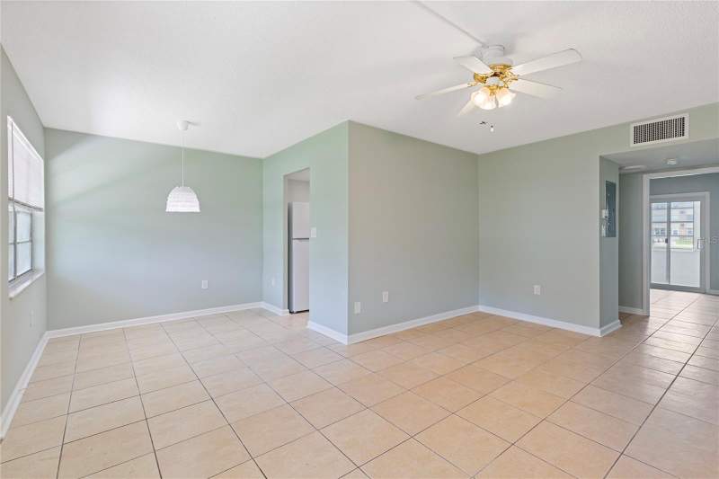 1 bedroom Condominium at 1051 79th Avenue #103, Gateway Square Apts, St Petersburg — photo 3
