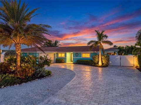 3708 Royal Palm Drive, home for sale in Bradenton 34210