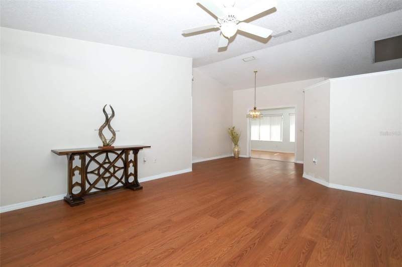 3 bedroom Single Family Residence at 610 Yorktown Drive, Leesburg Heritage Cove, Leesburg — photo 4