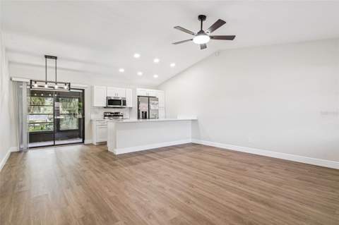 12441 Orangewood Circle, Tavares FL - photo 9 of 32