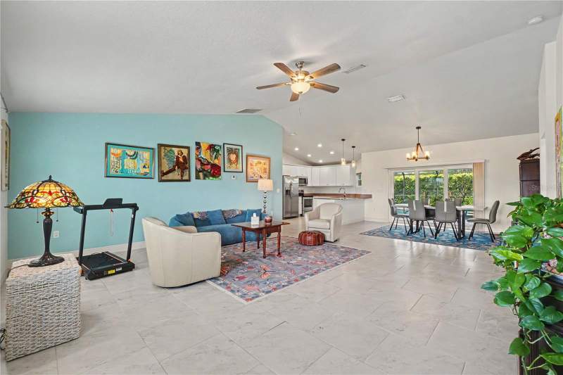 3 bedroom Single Family Residence at 9241 King Hill Street, Port Charlotte Sec 081, Port Charlotte — photo 4