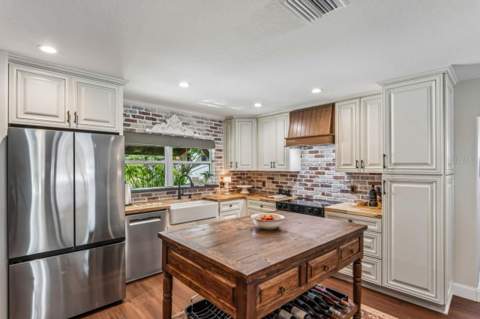 4903 Blue Heron Drive, New Port Richey FL - photo 6 of 80