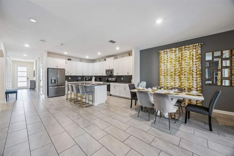 6 bedroom Single Family Residence at 2736 Bookmark Drive, Cove At Storey Lake II, Kissimmee — photo 3