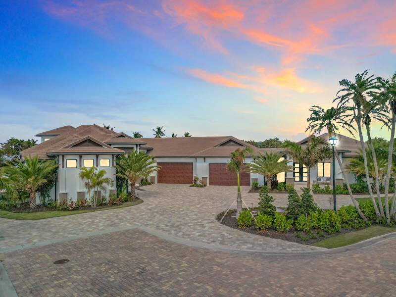5 bedroom Single Family Residence at 14201 Bay Drive, Bay Harbour Estates, Fort Myers — photo 2