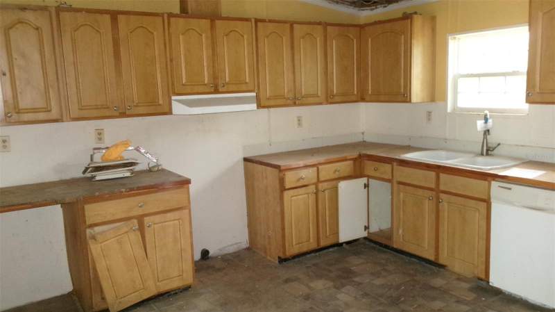 3 bedroom Manufactured Home at 15532 Mango Drive, S P G Heights 8th Add, Punta Gorda — photo 2
