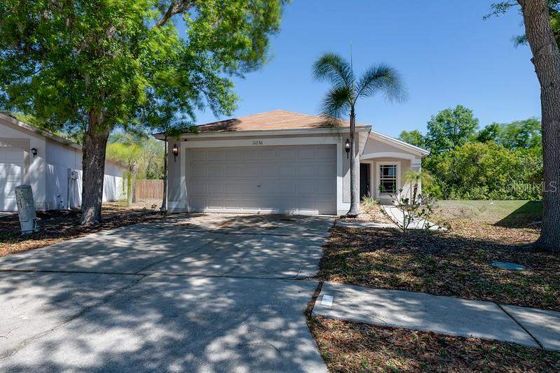 3 bedroom Single Family Residence at 11236 Summer Star Drive, South Fork Unit 4, Riverview — photo 2