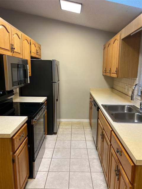 12449 Orangewood Circle #17, Tavares FL - photo 6 of 18