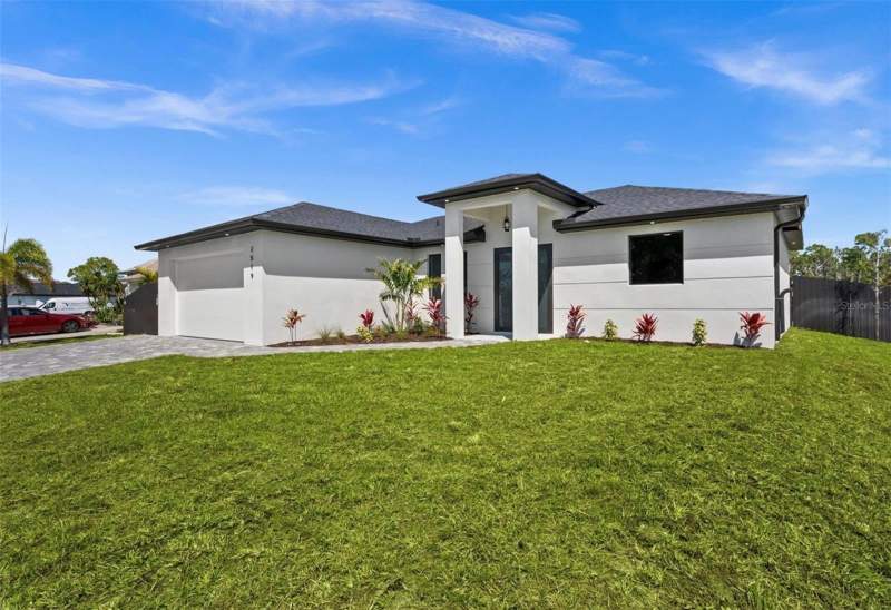 3 bedroom Single Family Residence at 409 NW 25th Place, Cape Coral, Cape Coral — photo 3