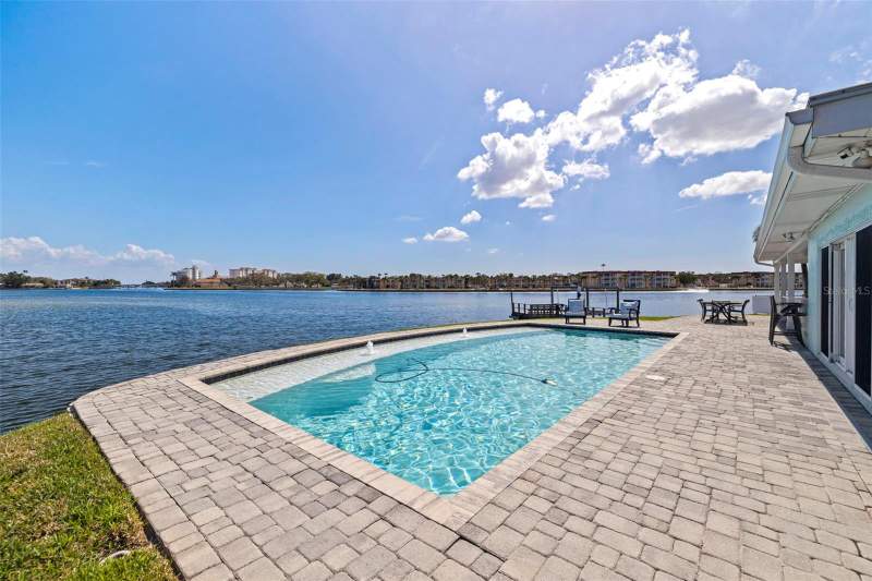 4 bedroom Single Family Residence at 3901 14th Street, Patrician Point, St Petersburg — photo 2
