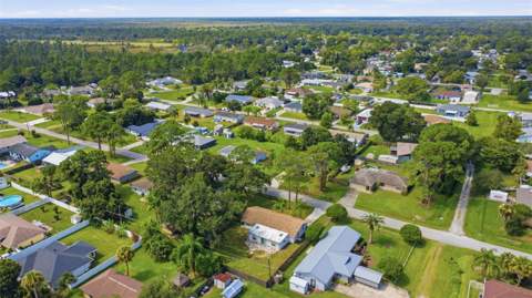 3307 Pine Tree Drive, Edgewater FL - photo 10 of 49