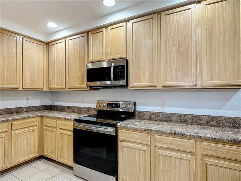 9055 Treasure Trove Lane #207, Kissimmee FL - photo 6 of 24