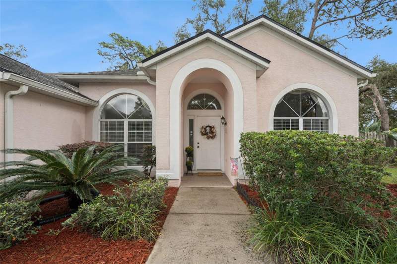 4 bedroom Single Family Residence at 699 N Endeavour Drive, Oak Forest Unit 6, Winter Springs — photo 2