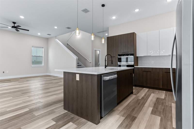 6 bedroom Single Family Residence at 816 46th Avenue, Euclid Manor, St Petersburg — photo 3
