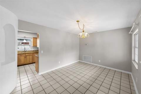 7002 Applewood Court, Tampa FL - photo 12 of 66