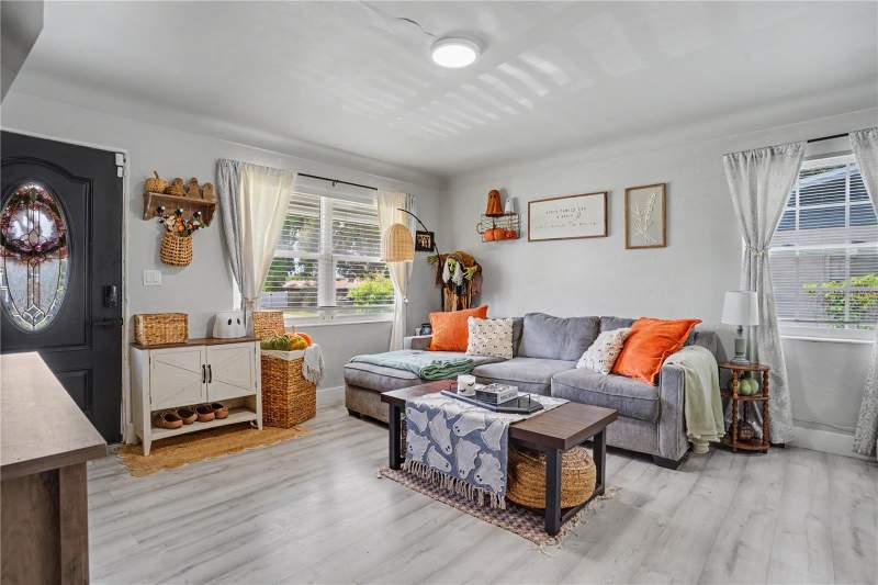 3 bedroom Single Family Residence at 4811 12th Avenue, Disston Heights, St Petersburg — photo 5