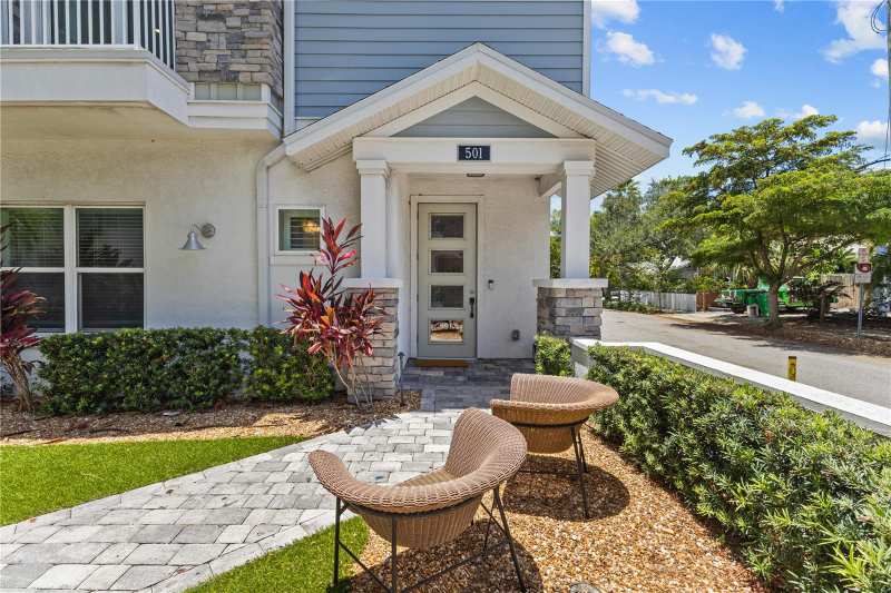 3 bedroom Townhouse at 501 Lafayette Court, Enclave/Laurel Park Rep, Sarasota — photo 1