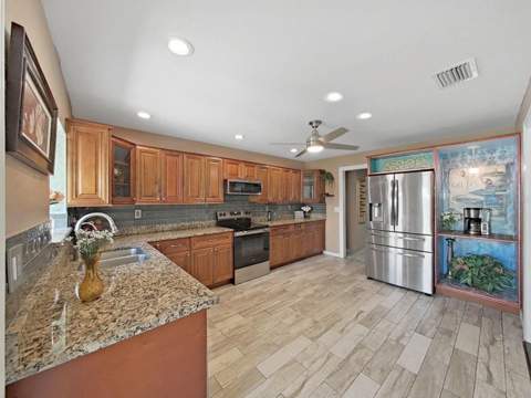 438 Lafayette Boulevard, Oldsmar FL - photo 11 of 65