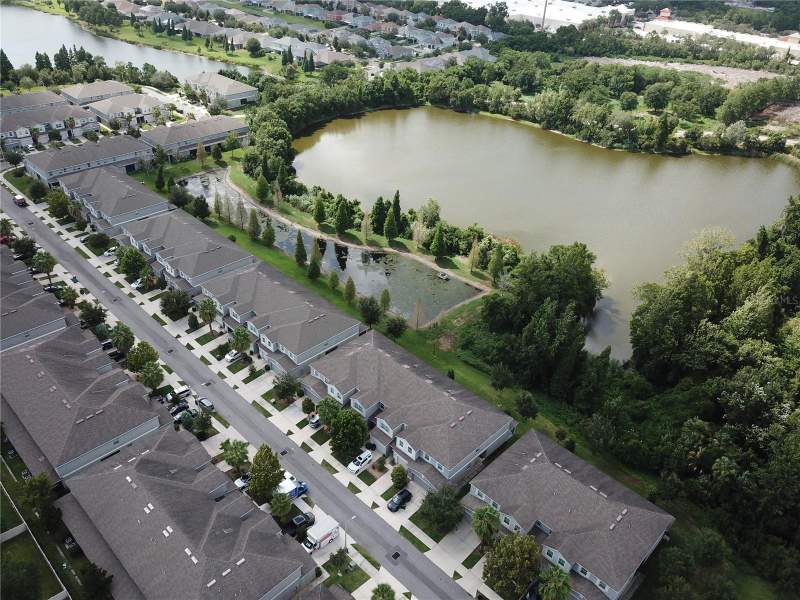 3 bedroom Townhouse at 10676 Lake Montauk Drive, Riverview Lakes, Riverview — photo 4