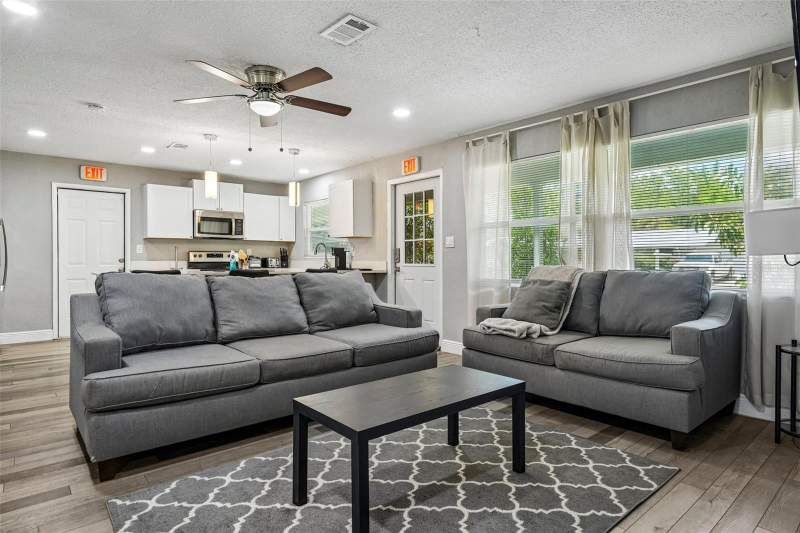4 bedroom Single Family Residence at 520 Fairfax Lane, Apollo Beach Unit One Pt One, Apollo Beach — photo 2