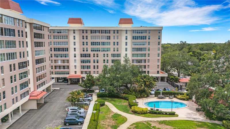 2 bedroom Condominium at 2403 S Ardson Place #402B, Howell Park Condo, Tampa — photo 1