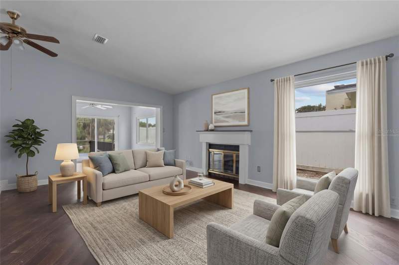 4 bedroom Single Family Residence at 2075 N Keene Road, Montclair Lake Estates, Clearwater — photo 2