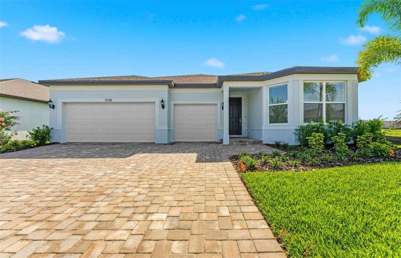 3 bedroom Single Family Residence at 9738 Autumn Ridge Avenue, Spencer Glen North, Riverview — photo 1