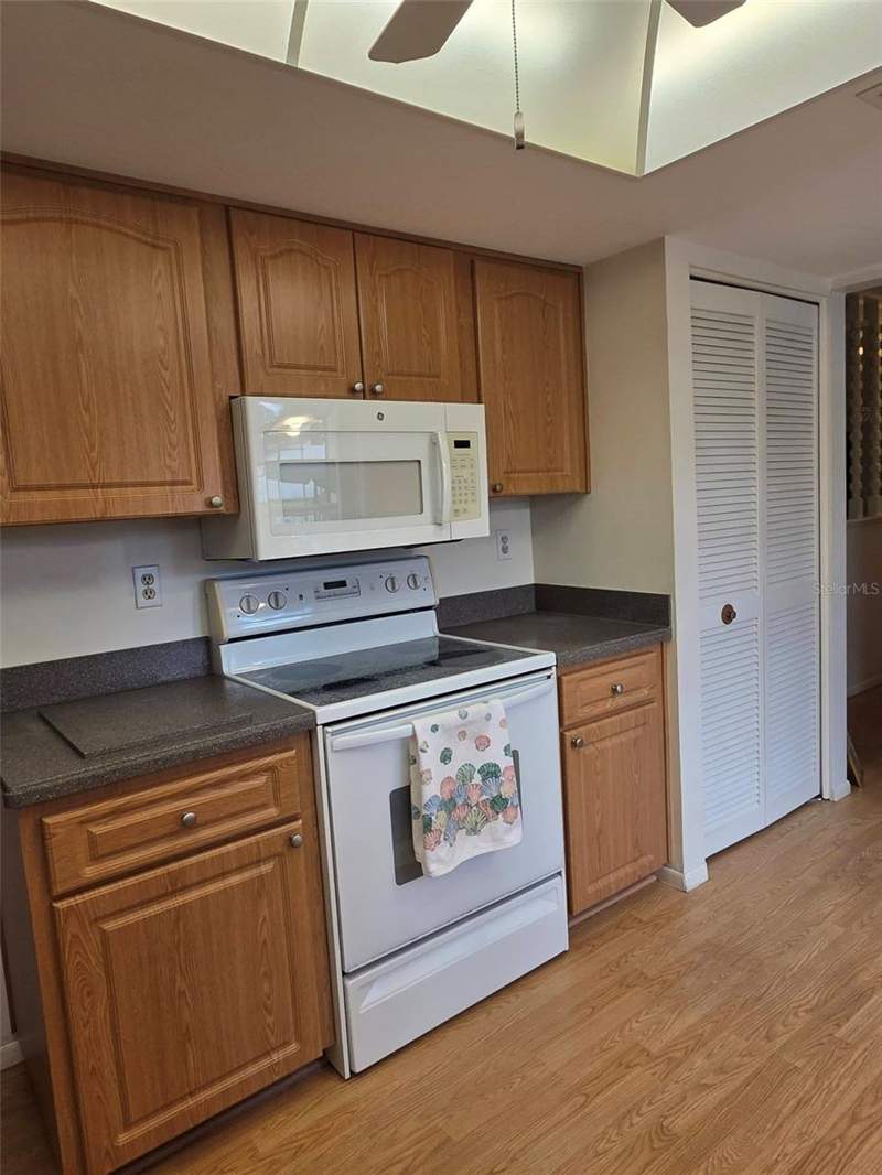 2 bedroom Single Family Residence at 10641 Tonapa Loop, Timber Oaks, Port Richey — photo 3
