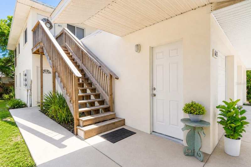 7 bedroom Single Family Residence at 601 E 2nd Avenue, Jy Detwilers 1st Add, New Smyrna Beach — photo 1