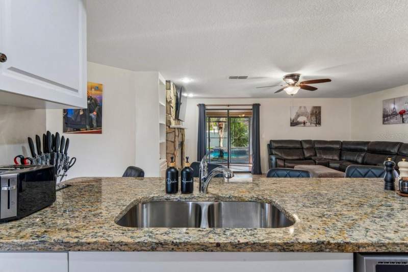 3 bedroom Single Family Residence at 583 Longwood Court, Manors Of Forest Lakes The, Oldsmar — photo 5