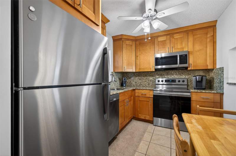 2 bedroom Condominium at 7625 Sun Island Drive #207, Bay Island Group 7, South Pasadena — photo 5