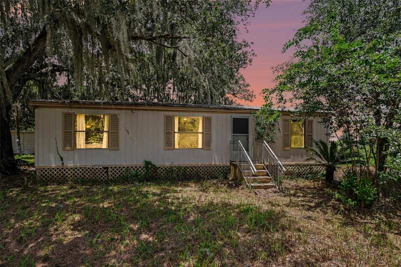 3 bedroom Manufactured Home at 10239 Lyons Avenue, Unplatted, Lithia — photo 1