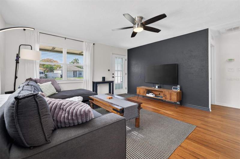 2 bedroom Single Family Residence at 3766 56th Avenue, McMillins Choice, St Petersburg — photo 3