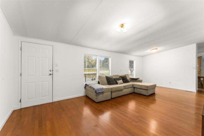 4 bedroom Manufactured Home at 13519 SW 89th Terrace, Rolling K, Archer — photo 3