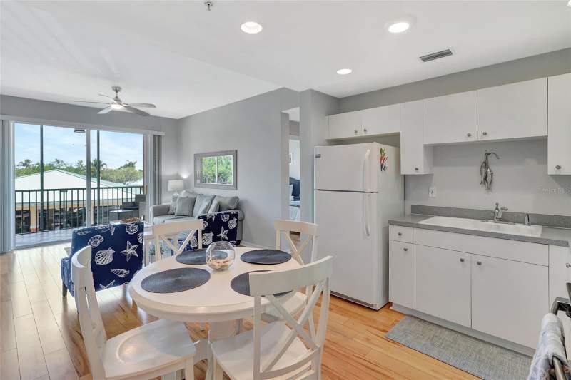 2 bedroom Condominium at 2090 Matecumbe Key Road #1207, Harbor Towers At Burnt Store, Punta Gorda — photo 2