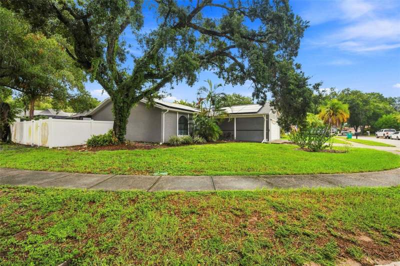 4 bedroom Single Family Residence at 2475 Gulfbreeze Circle, Crystal Beach Estates, Palm Harbor — photo 2
