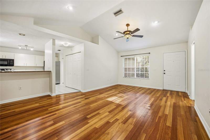 2 bedroom Single Family Residence at 4511 NW 35th Street, Capri, Gainesville — photo 3