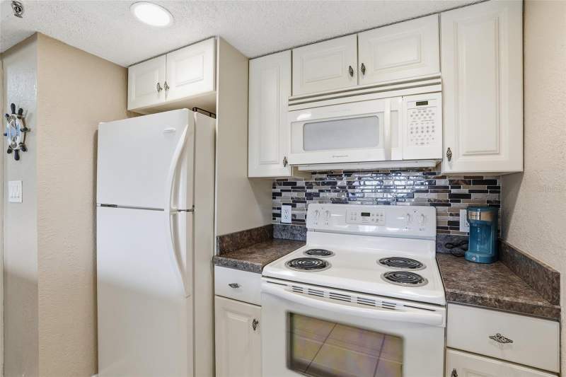 1 bedroom Condominium at 3170 Matecumbe Key Road #127, Keel Club Condo Or 1690 Pg 2613 Unit 127, Punta Gorda — photo 4