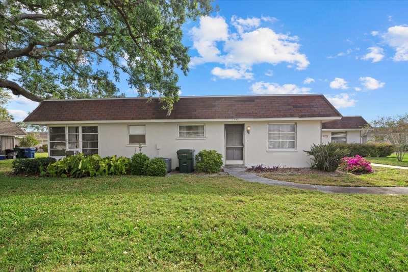 2 bedroom Villa at 1343 Glendale Circle #216, Forest Pines 02, Sarasota — photo 1