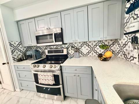 6004 Memorial Highway, Tampa FL - photo 7 of 40