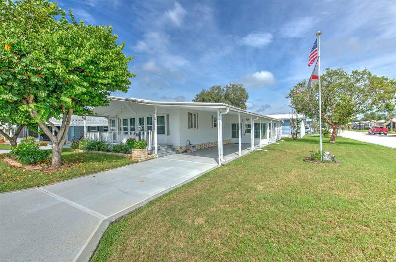 2 bedroom Manufactured Home at 35207 Makenzie Street, Colony Hills Community, Zephyrhills — photo 4