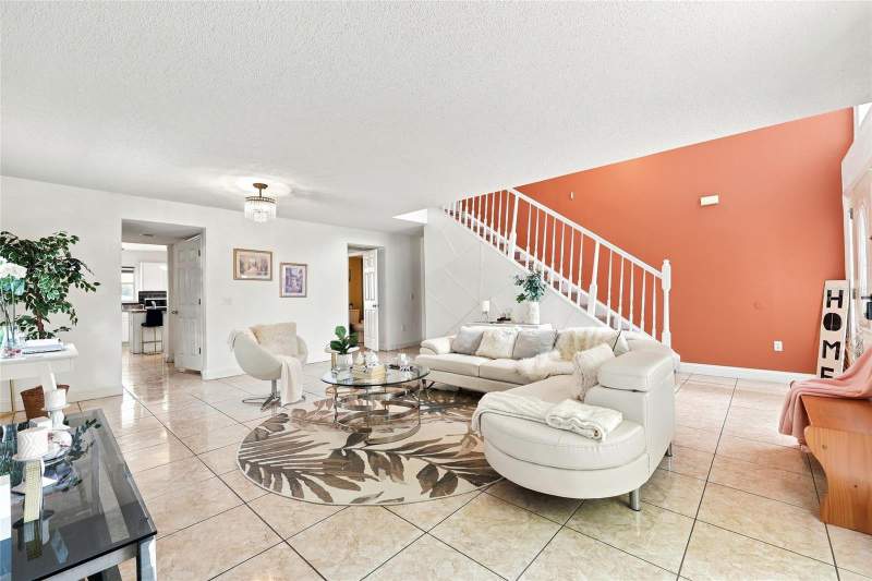 4 bedroom Single Family Residence at 275 Chadworth Drive, Poinciana Village 1 Nbhd 1 North, Kissimmee — photo 4