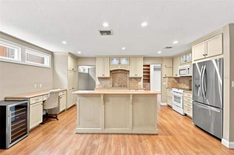 124 Oaks Court, Sanford FL - photo 19 of 43