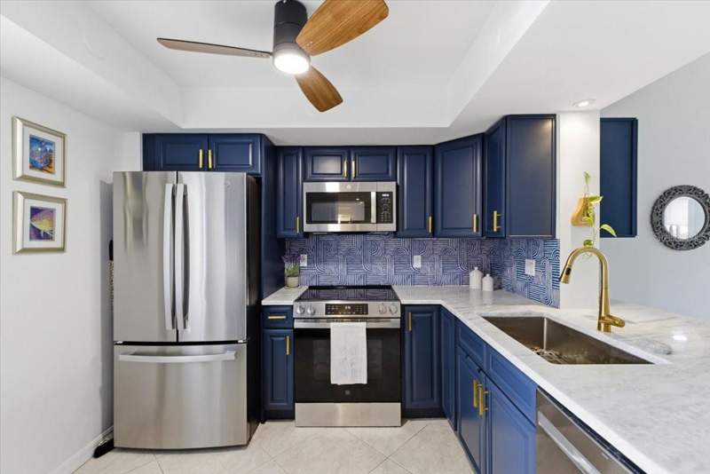 1 bedroom Condominium at 2621 Cove Cay Drive #302, Cove Cay 26-21 Village II, Clearwater — photo 2