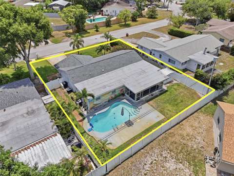 14161 Hetrick Circle, pool for sale in Largo