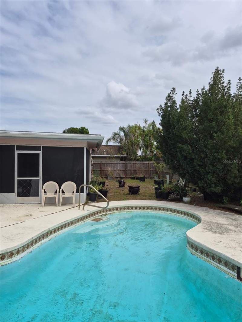 3 bedroom Single Family Residence at 11738 96TH PLACE, SEMINOLE GROVE ESTATES EAST ADD, SEMINOLE — photo 4