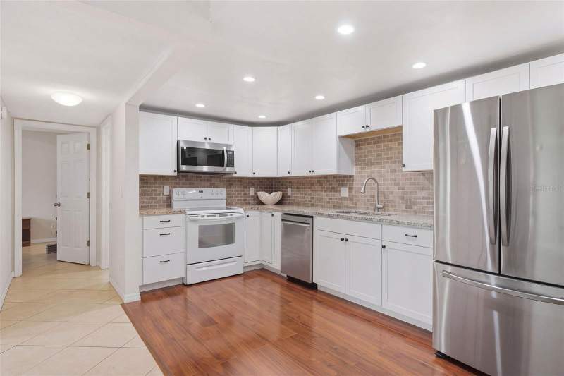 2 bedroom Condominium at 1799 N Highland Avenue #163, Fountain Square Condo, Clearwater — photo 3