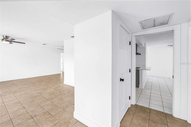 4 bedroom Single Family Residence at 2053 Dolphin Boulevard, Pasadena Golf Club Estates Sec 5, St Petersburg — photo 5