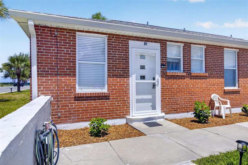 1 bedroom Condominium at 908 Villas Drive #10, Venice Villas, Venice — photo 1