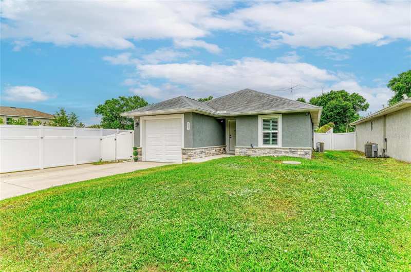 2 bedroom Single Family Residence at 823 Bacon Avenue, Highland Crest 2, Sarasota — photo 1