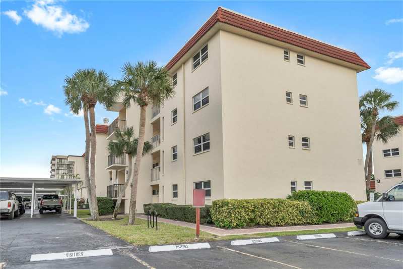 2 bedroom Condominium at 915 Beach Road #216, La Siesta, Sarasota — photo 1